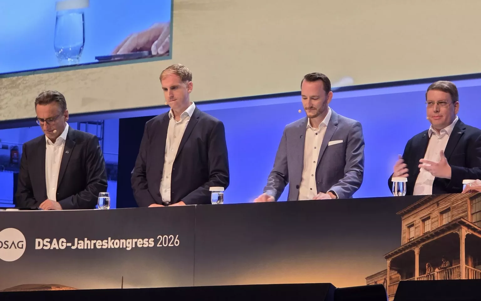 Die vier DSAG-Fachvorstände diskutieren beim DSAG-Jahreskongress 2026 über SAPs Autonomous Enterprise
